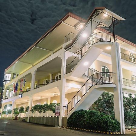 Kingsley'S Hotel And Gastro Pub Mabalacat المظهر الخارجي الصورة