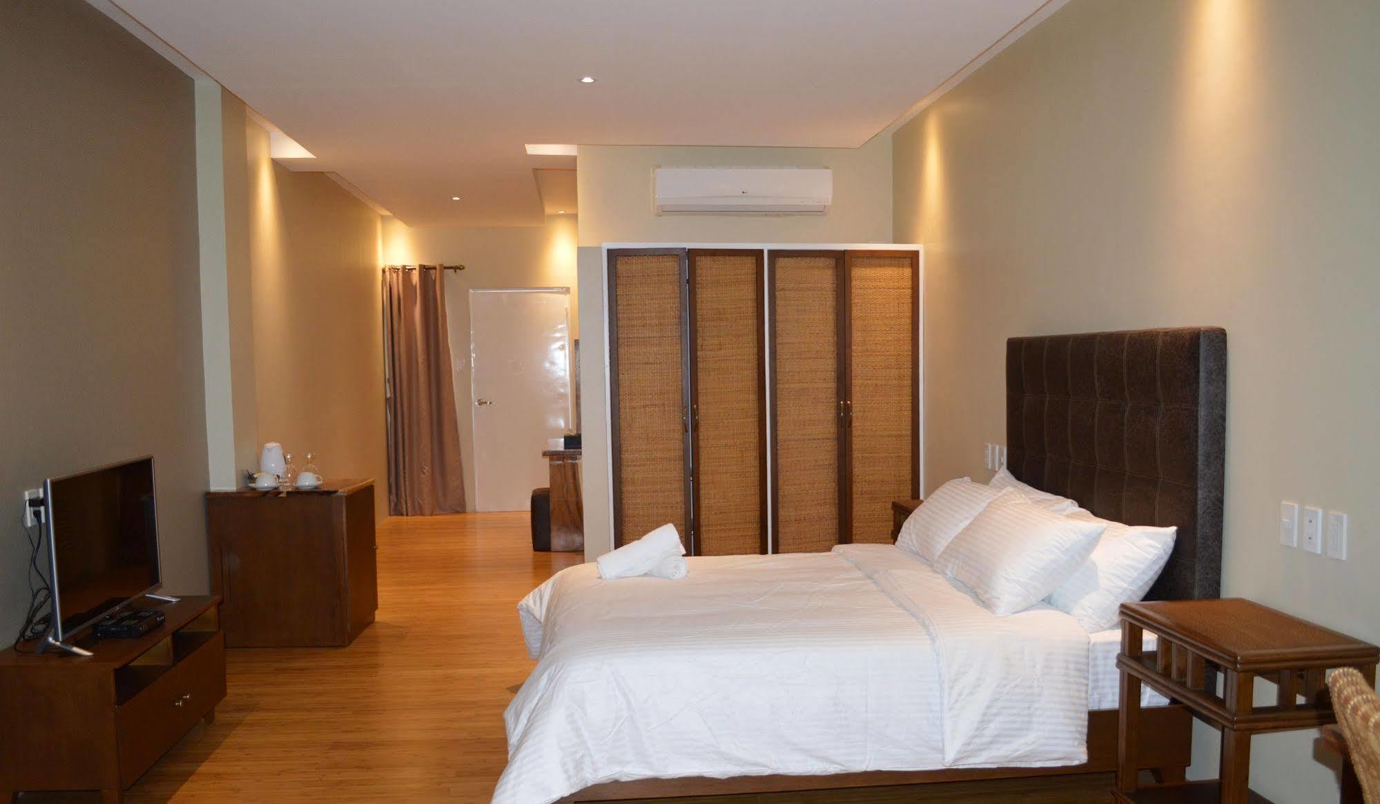 Kingsley'S Hotel And Gastro Pub Mabalacat المظهر الخارجي الصورة