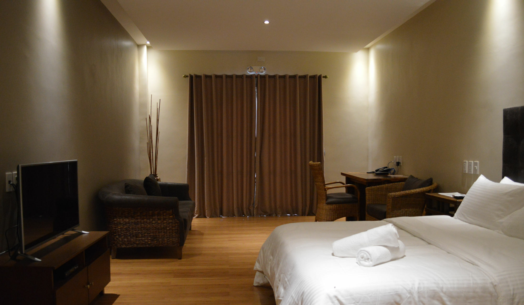 Kingsley'S Hotel And Gastro Pub Mabalacat المظهر الخارجي الصورة