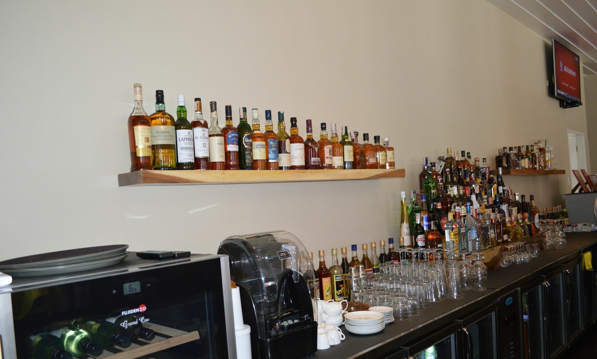 Kingsley'S Hotel And Gastro Pub Mabalacat المظهر الخارجي الصورة