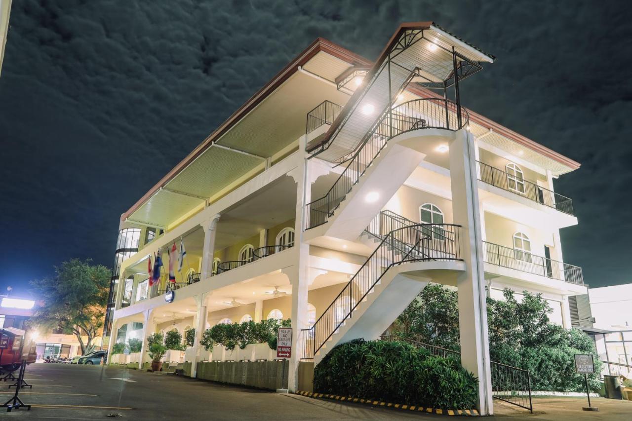 Kingsley'S Hotel And Gastro Pub Mabalacat المظهر الخارجي الصورة