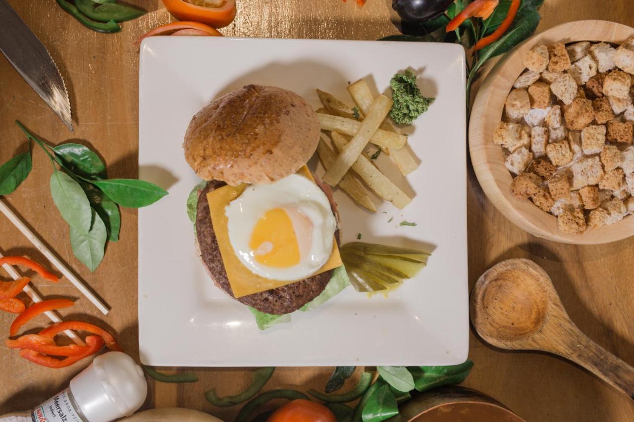 Kingsley'S Hotel And Gastro Pub Mabalacat المظهر الخارجي الصورة