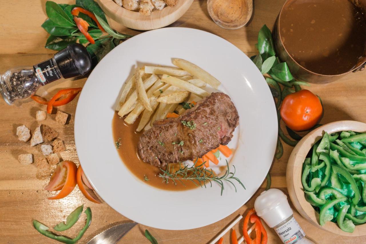 Kingsley'S Hotel And Gastro Pub Mabalacat المظهر الخارجي الصورة